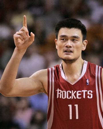 CBA：连胜终止 青岛国信制药男篮83-103新疆伊力特男篮.